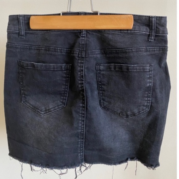 Black Skirt - Picture 2 of 2